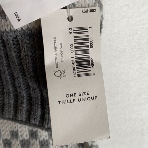 NWT Ladies Old Navy reversible snowflake scarf - Picture 5 of 5